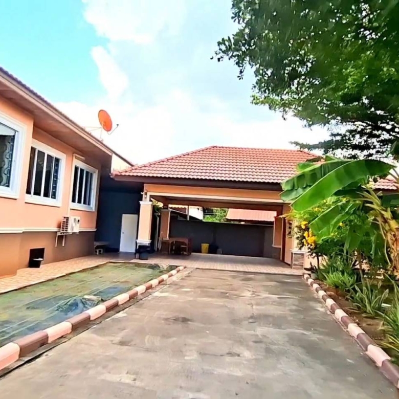 ขายบ้านสวย ถ.อุทุมพร-ศรีสะเกษ สภาพพร้อมอยู่ ติดถนน 4 เลน