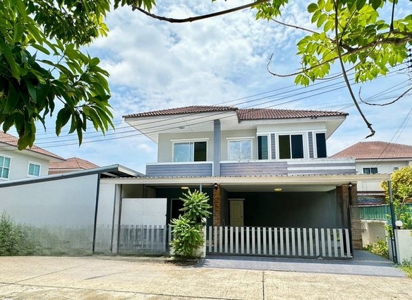 รอรีโนเวทใหม่ บ้านเดี่ยว2ชั้น หน้าบ้านติดสวน พื้นที่ใช้สอยกว้างมาก ใกล้อมตะเฟส6,7,8,9,10