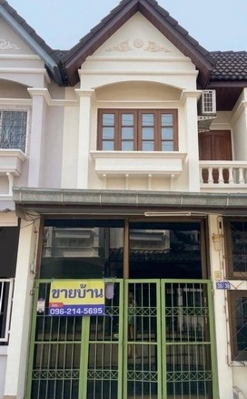 ขายบ้านทาวน์เฮ้าส์ 2 ชั้นใจกลางเมืองร้อยเอ็ด ใกล้ห้างพลาซ่าร้อยเอ็ด เนื้อที่ 19 ตารางวา