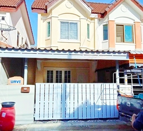 ทาวน์เฮาส์ 2 ชั้น ใกล้สวนหลวง ร.9 เพียง 700 ม. ฟังก์ชันครบ 2 ห้องนอน 2 ห้องน้ำ 20 ตร.ว. เฉลิมพระเกียรติ ร.9 ซ.51-57