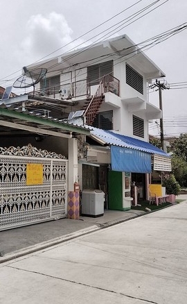 ขายบ้านเดี่ยว 2 ชั้นพร้อมห้องเช่า 3 ชั้น ซอยบางนา-ตราด 38 เขตบางนา กรุงเทพฯ