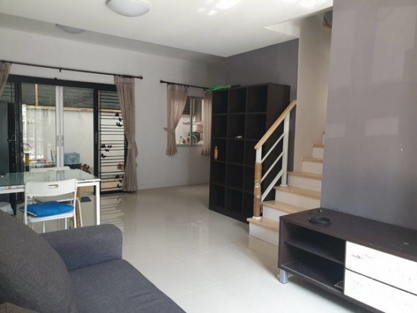 townhouse – เ ยี่ ย ม! นนทบุรี