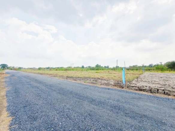 ที่ดิน – 100 SQ.WA 490000 BAHT. ไม่ไกลจาก อนามัยคลอง6 มอเตอร์เวย์ ถนนคลองหลวง พร้อมให้คุณเป็นเข้าจอง ปทุมธานี