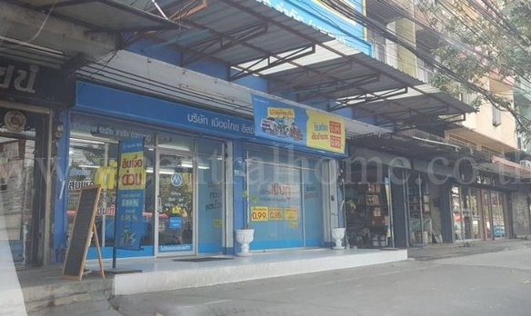 อาคารพาณิชย์ 4.5 ชั้น ติดถนนลาดพร้าว หน้าซอยลาดพร้าว 72 ขายพร้อมผู้เช่าระยะยาว