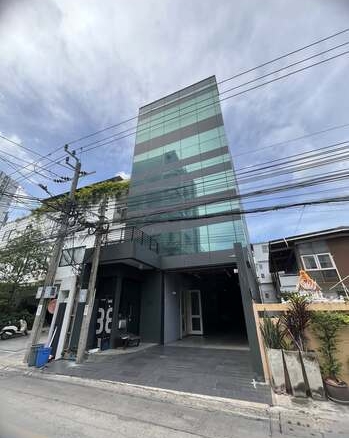 Rare Residential Building for Rent with Lift Access Prime Thonglor 23 Location