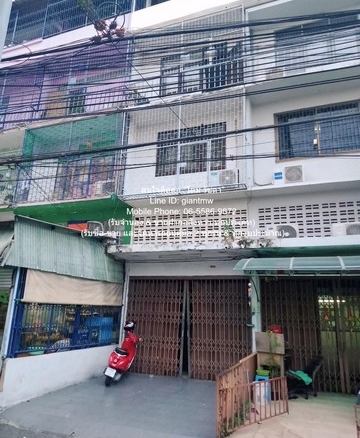 Townhouse ขายพร้อมผู้เช่า ทาวน์เฮ้าส์ 4 ชั้น (มีดาดฟ้า) ซ.อิสรภาพ (ใกล้วงเวียนใหญ่) 12.3 ตร.ว. 3 น 3 น้ำ ราคา 6.5 ล้านบาท 12 ตร.ว. 3 BEDROOM 3 ห้องน้ำ 6500000 BAHT. ทำเลเด่น เป็นทาวน์เอ้าส์ 4 ชั้น พร้อมอยู่ ที่ตั้งอยู่ในหมู่บ้านที่มีสภาพแวดล้อมที่ดี