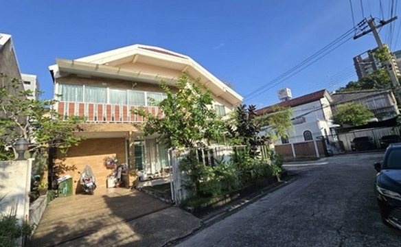 TOWNHOUSE – 61 ตาราง.วา 3ห้องนอน ทำเลทอง