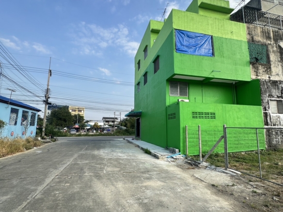 ขาย/ให้เช่าอาคารพาณิชย์ 3 ชั้น พร้อมโฉนดที่ดิน อำเภอเมืองนครปฐม จังหวัดนครปฐม
