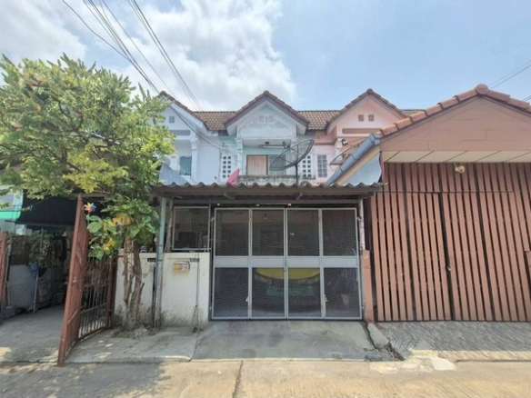 หมู่บ้านสุขสันต์ 9 ทาวน์โฮม 2 ชั้น ซอยเพชรเกษม 110 หนองแขม ราคาพิเศษ แหล่งชุมชน เปิดกว้างสำหรับเจรจา พร้อมพิจารณาทุกข้อเสนอ