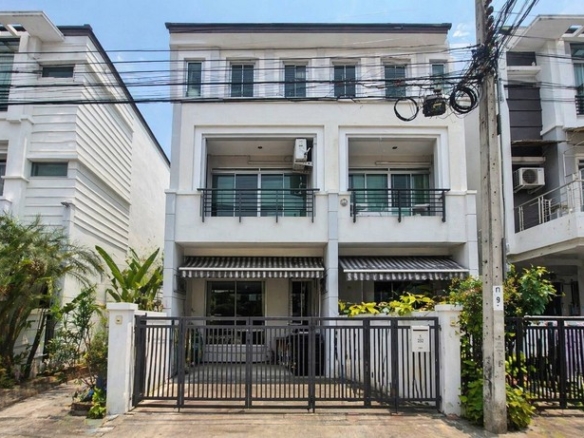 โครงการบ้านกลางเมือง เดอะรอยัล โมนาโค ศรีนครินทร์ – พัฒนาการ ซอยศรีนรีนครินทร์ เขตสวนหลวง กรุงเทพ ฟังก์ชันครบ