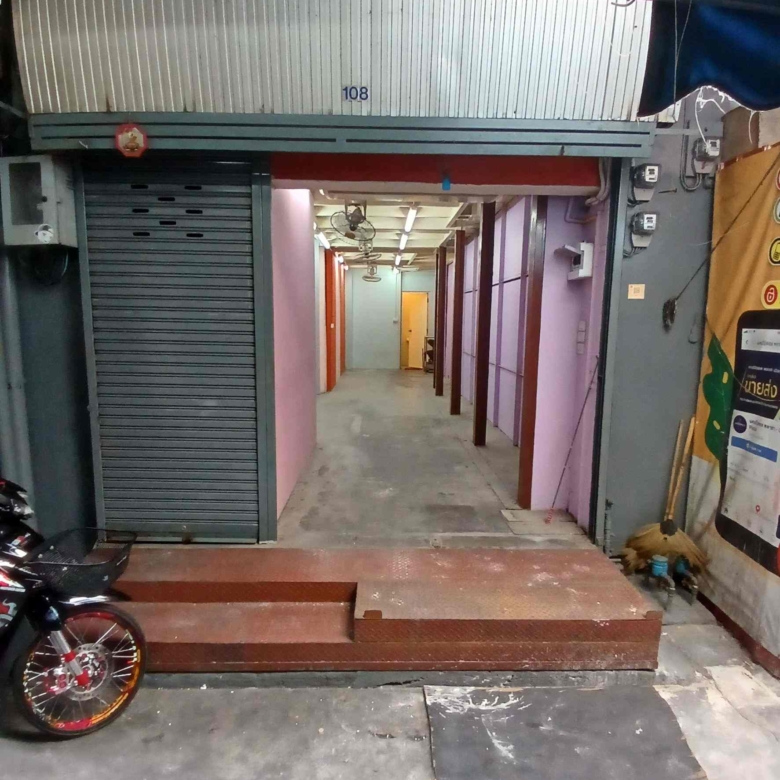ให้เช่าโกดังเก็บของ 3 ชั้น ทำเลทอง ย่านคลองถม – เสือป่า ใกล้แคปปิตอล พลาซ่า