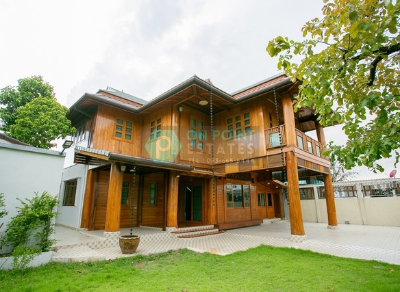 Teak House (Detached House) Near Sutthisan For Rent and Sale (D2861)