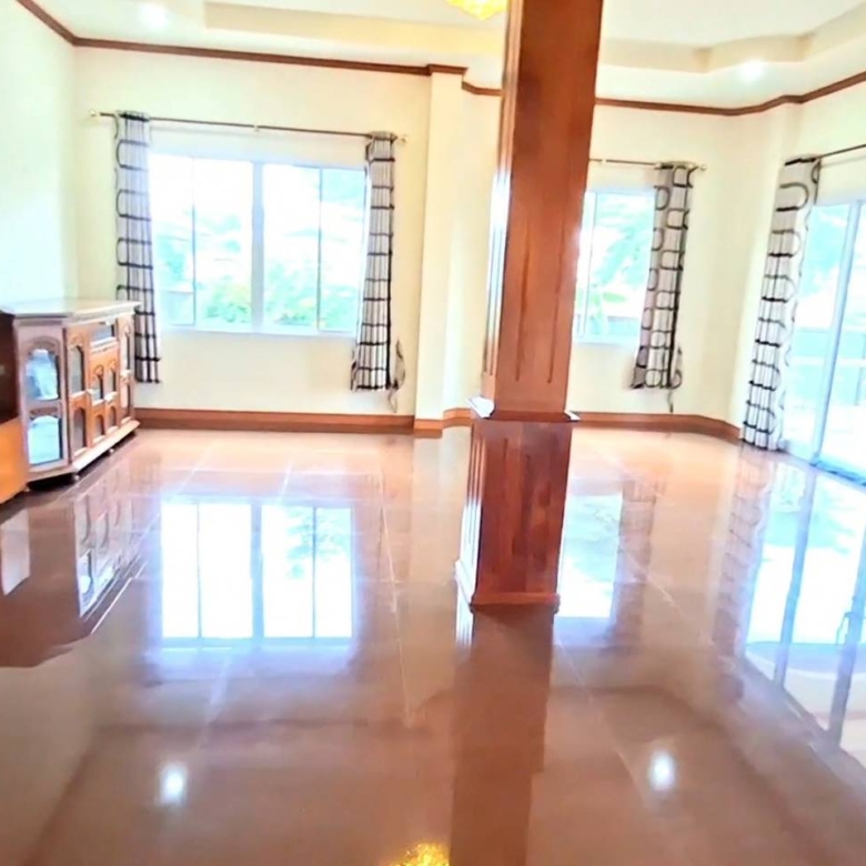 ขายบ้านสวย ถ.อุทุมพร-ศรีสะเกษ สภาพพร้อมอยู่ ติดถนน 4 เลน