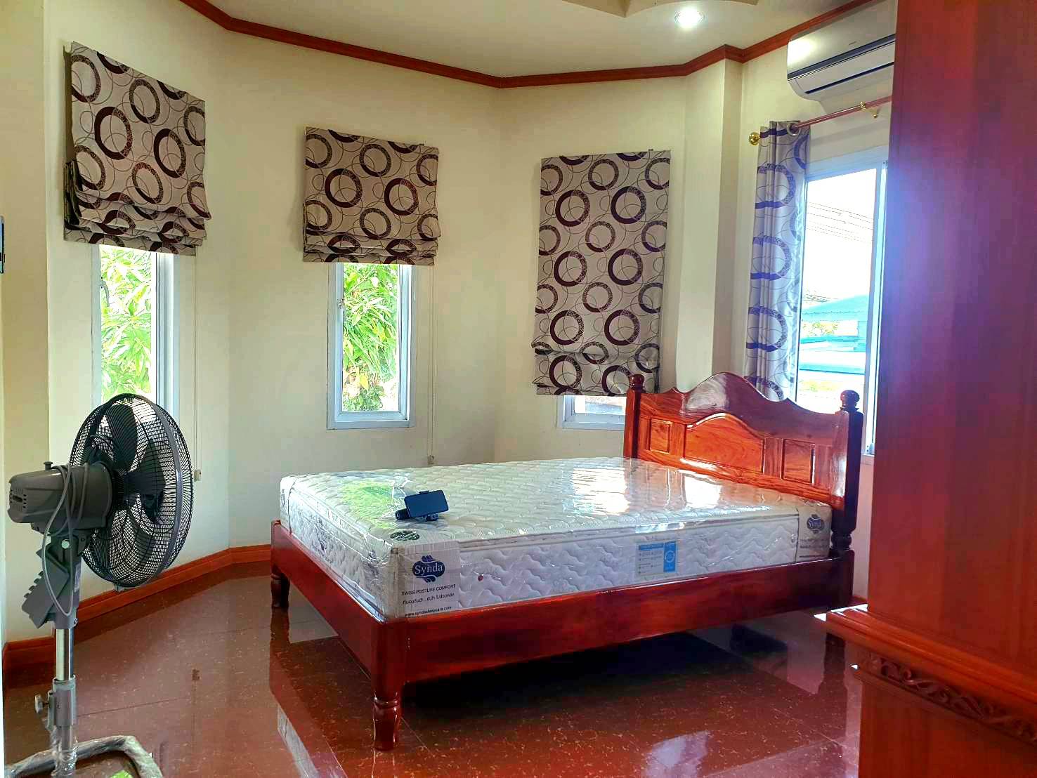5 ขายบ้านสวย ถ.อุทุมพร-ศรีสะเกษ สภาพพร้อมอยู่ ติดถนน 4 เลน