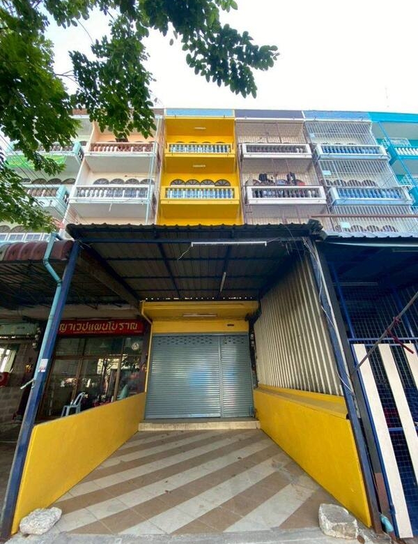 อาคารพาณิชย์ 4.5 ชั้น ทำเลราษฎร์บูรณะ ราคาดี น่าลงทุน