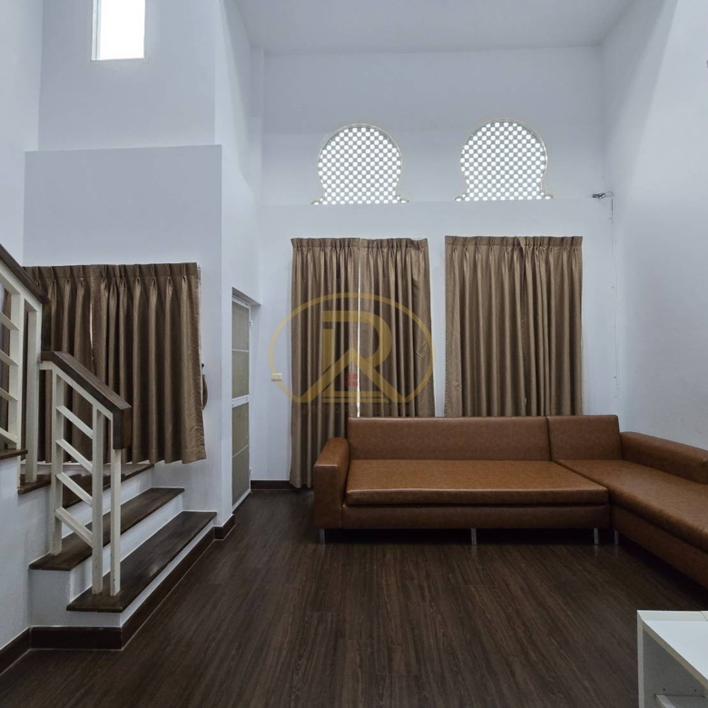 ให้เช่าหมู่บ้านวิลล่า มารอค (Villa Maroc) สไตล์โมร็อคโค ถ.มิตรสัมพันธ์-บางแสน และสี่แยกถนนข้าวหลาม ต.บ้านปึก อ.เมืองชลบุรี จ.ชลบุรี