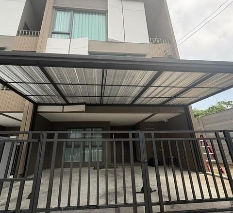 HR 9957 ให้เช่าทาวน์โฮมใหม่ 3 ชั้นหลังมุม 3 ห้องนอน หมู่บ้านกลางเมือง พหล-วิภาวดี พหลโยธิน71 ตรงข้ามตลาดเซฟวันโก