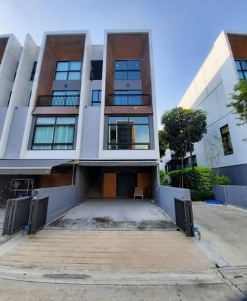 HR 9971 ให้เช่าทาวน์โฮม3.5ชั้นย่านพัฒนาการArden Pattanakarn20 อาร์เด้นพัฒนาการ20 ห้องมุม พร้อมอยู่ ใกล้ทองหล่อ ทางด่วนพัฒนาการ