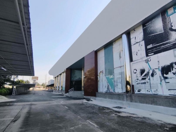 ให้เช่าโชว์รูม Showroom ย่านรามอินทรา พื้นที่ 4,062 ตรม. ใกล้แฟชั่นไอส์แลนด์