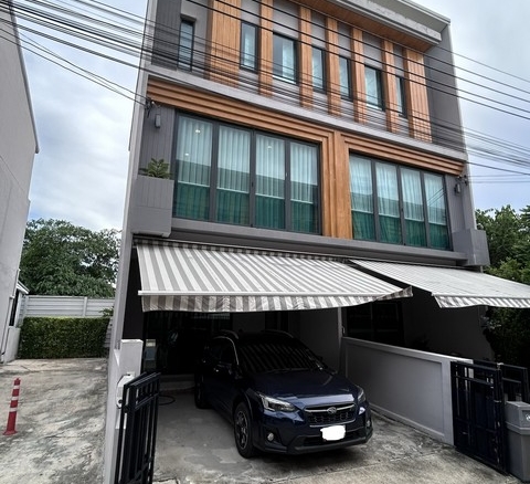 ให้เช่าทาวน์โฮม 3 ชั้นสุดหรู หลังมุม Eigen Premium Townhome พัฒนาการ ซอยอ่อนนุช 70/1